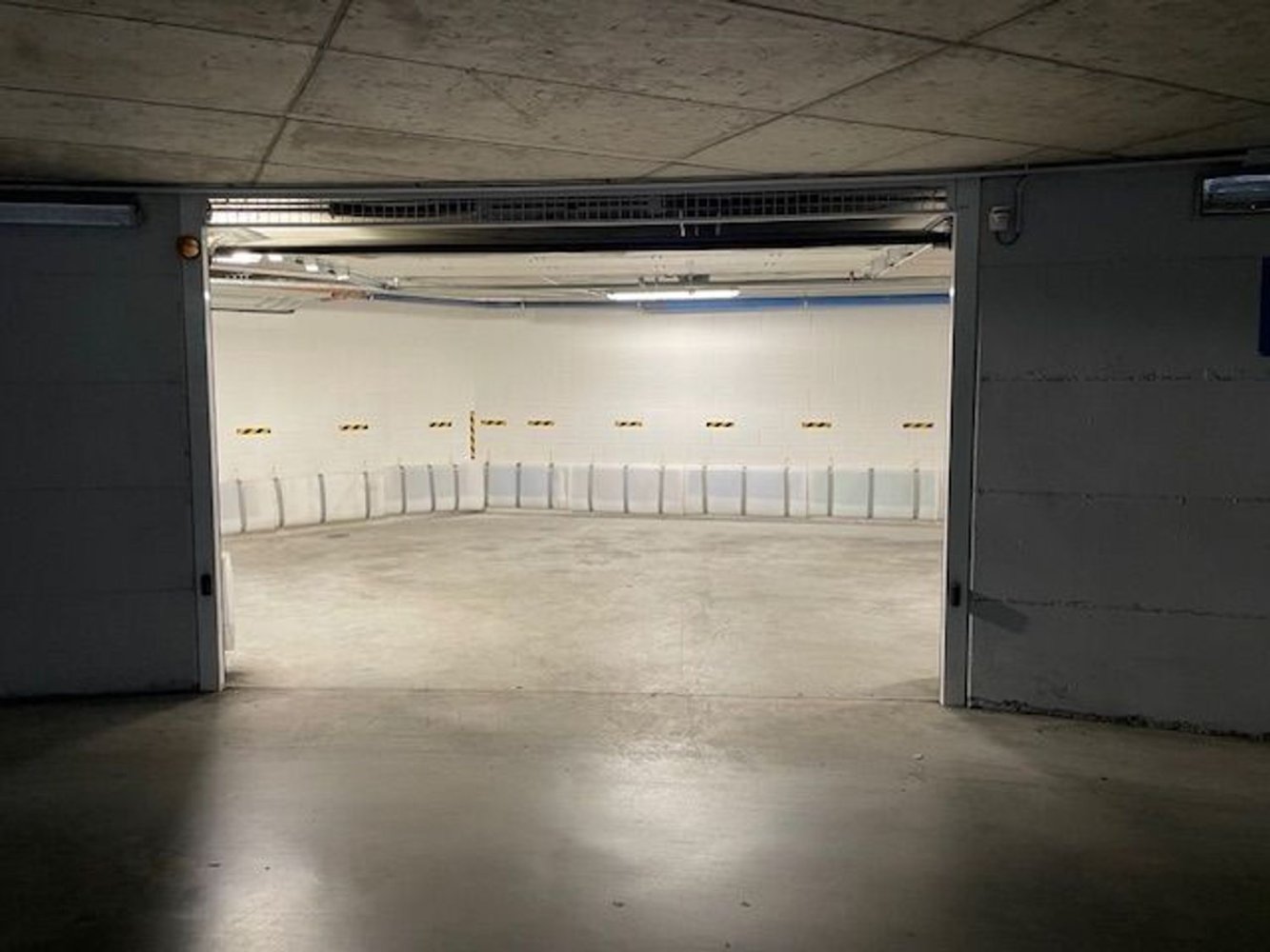 129m² Garage in Rovereto, Italy No. 403298