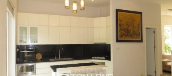 Villa de 4 dormitorios en Long Bien, Vietnam No. 3327 5