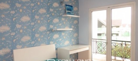 Villa de 4 dormitorios en Long Bien, Vietnam No. 3327 17