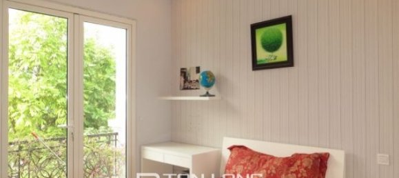 Villa de 4 dormitorios en Long Bien, Vietnam No. 3327 8