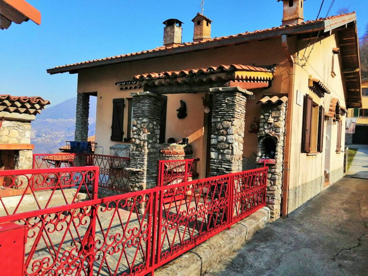 3غرفة فيلا في Schignano, Italy رقم 72022