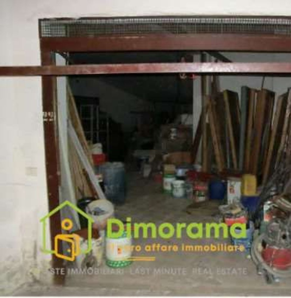 96m² Garage in Viterbo, Italy No. 363654