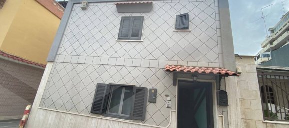 3-salle Maison à Bari, Italy No. 27237 24