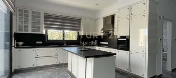 5 bedrooms House in Limassol, Cyprus No. 13724 15