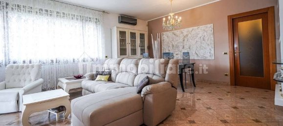 Villa T3 em Brembate, Italy N.º 211733 8