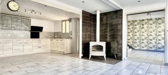 3 bedrooms House in Beauvais, France No. 332878 2