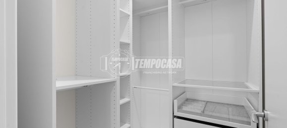 3 bedrooms Apartment in Milan, Italy No. 362270 11