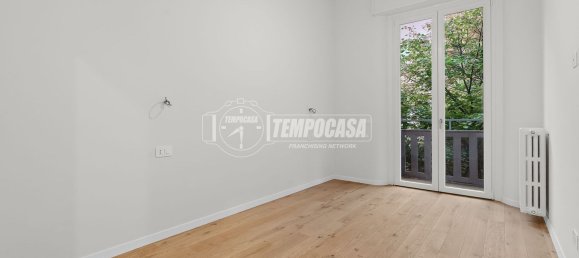 3 bedrooms Apartment in Milan, Italy No. 362270 13