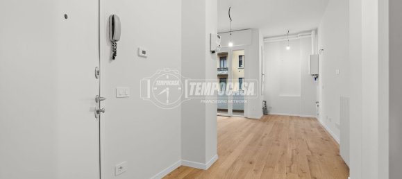 3 bedrooms Apartment in Milan, Italy No. 362270 4