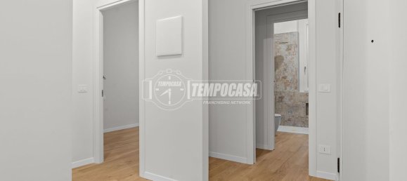 3 bedrooms Apartment in Milan, Italy No. 362270 6