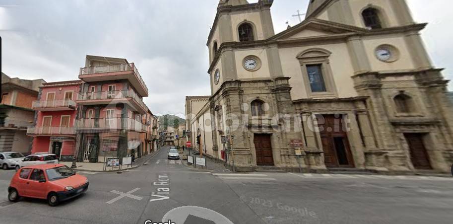 Villa T4 em Francavilla di Sicilia, Italy N.º 38218