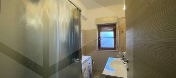 3-salle Appartement à Messina, Italy No. 17943 12