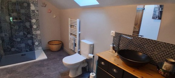 Casa de 3 dormitorios en Vire, France No. 358891 18