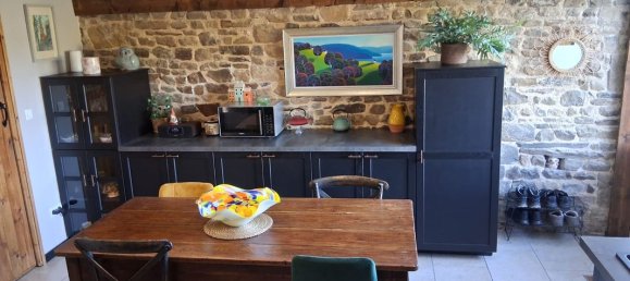 Casa de 3 dormitorios en Vire, France No. 358891 2