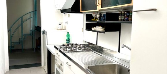 Ático de 3 habitaciónes en Massa, Italy No. 295363 9