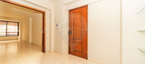 3 Schlafzimmer Wohnung in Lisbon, Portugal, Nr. 99533 9