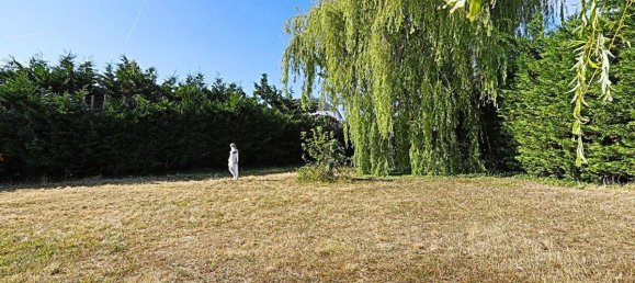 675m² Land in Chambourcy, France No. 171121 2