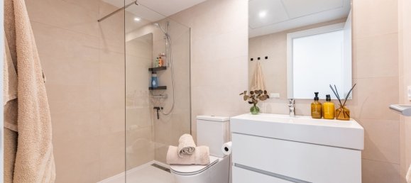 Apartamento de 3 dormitorios en Estepona, Spain No. 134187 12