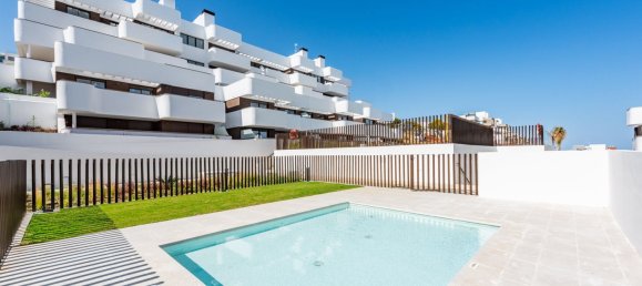 Apartamento de 3 dormitorios en Estepona, Spain No. 134187 20