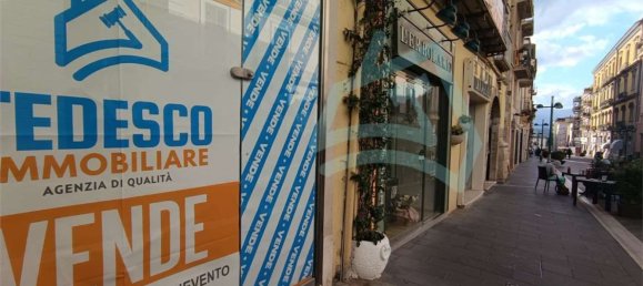 Gewerbliche Immobilie in Benevento, Italy 123m², Nr. 303756 32