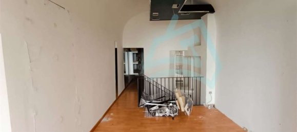 Gewerbliche Immobilie in Benevento, Italy 123m², Nr. 303756 13