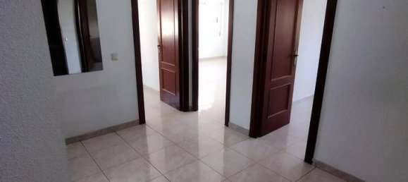 Apartamento de 3 dormitorios en Cáceres, Spain No. 34770 17