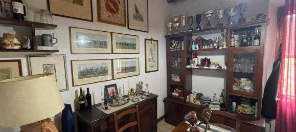 4 rooms Apartment in Siena, Italy No. 110837 2