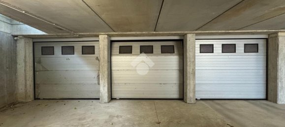 1 room Garage in Rubiera, Italy No. 117162 2