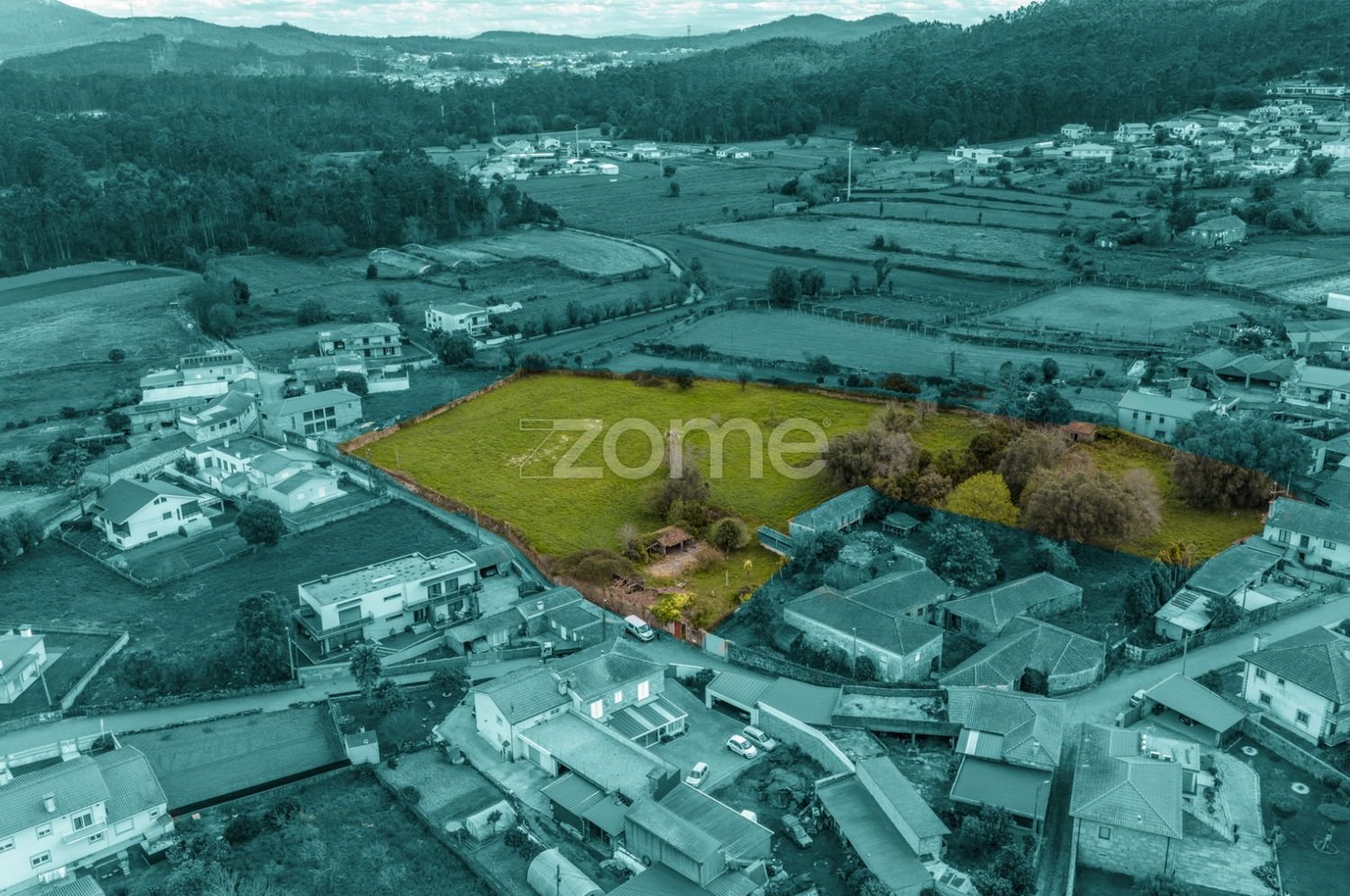 Земельный участок 12700м² в Жемезеш, Португалия № 54454