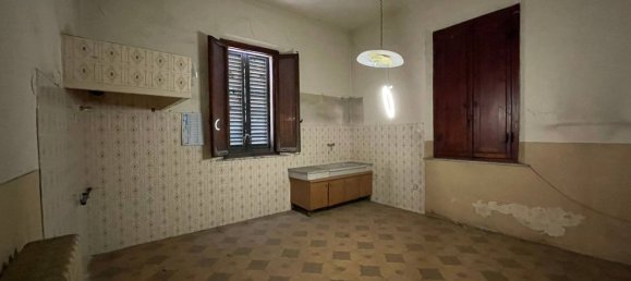 11 rooms House in Santa Croce sull'Arno, Italy No. 85578 10