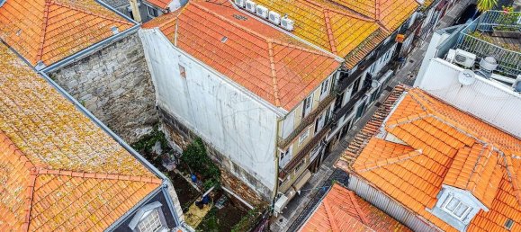 344m² Building in Porto, Portugal No. 52668 2