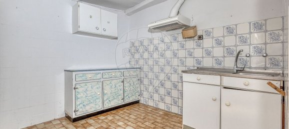 344m² Building in Porto, Portugal No. 52668 21