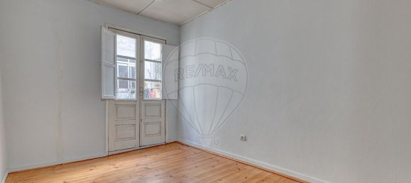 344m² Building in Porto, Portugal No. 52668 14