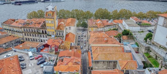 344m² Building in Porto, Portugal No. 52668 9