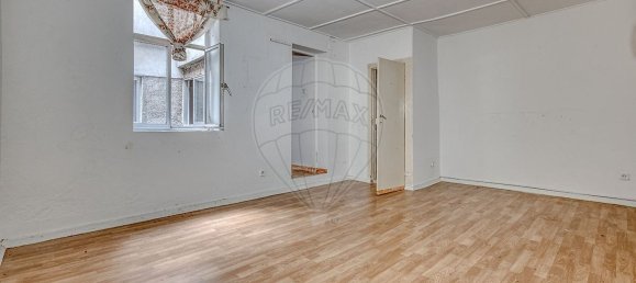 344m² Building in Porto, Portugal No. 52668 10