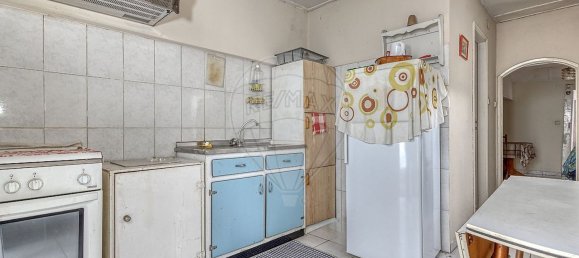 344m² Building in Porto, Portugal No. 52668 32