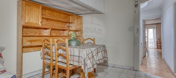 344m² Building in Porto, Portugal No. 52668 29