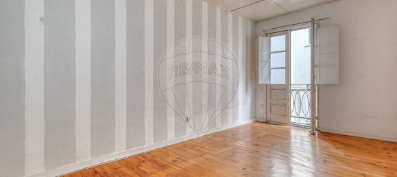 344m² Building in Porto, Portugal No. 52668 15