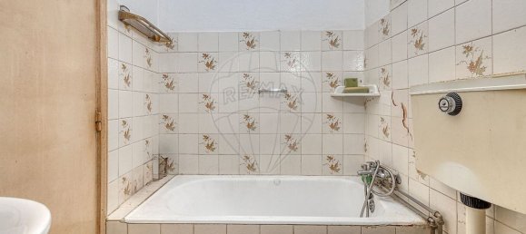 344m² Building in Porto, Portugal No. 52668 20