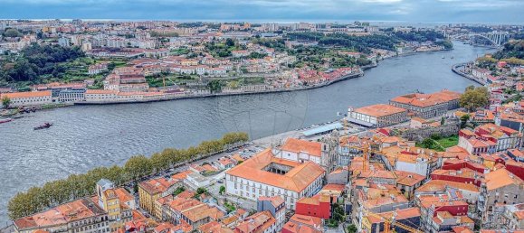 344m² Building in Porto, Portugal No. 52668 7