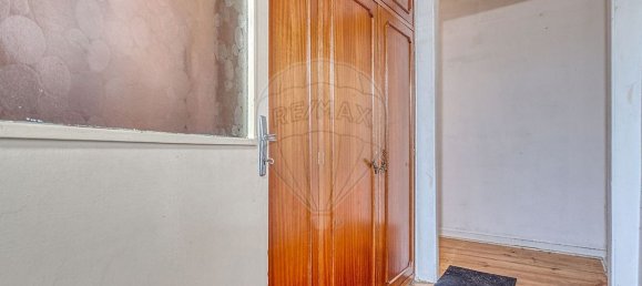 344m² Building in Porto, Portugal No. 52668 13