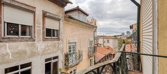344m² Building in Porto, Portugal No. 52668 38