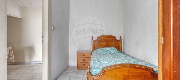 344m² Building in Porto, Portugal No. 52668 28