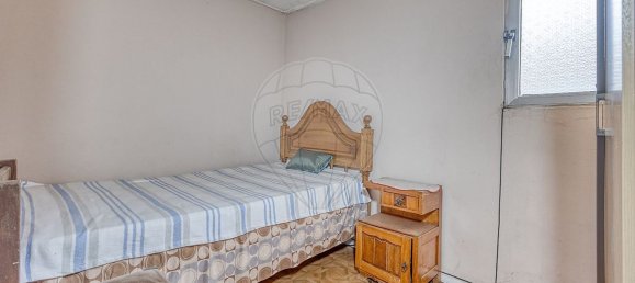 344m² Building in Porto, Portugal No. 52668 26