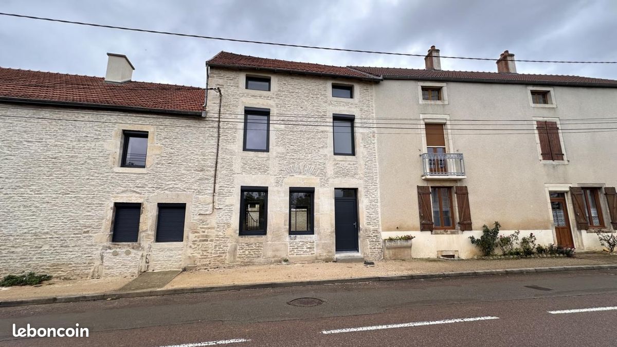 3 chambres Maison de ville à Épagny, France No. 258079