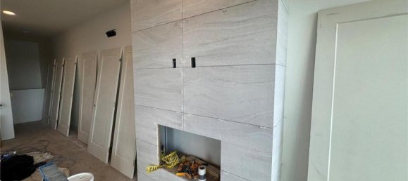 2 bedrooms Condo in British Columbia, Canada No. 187 5