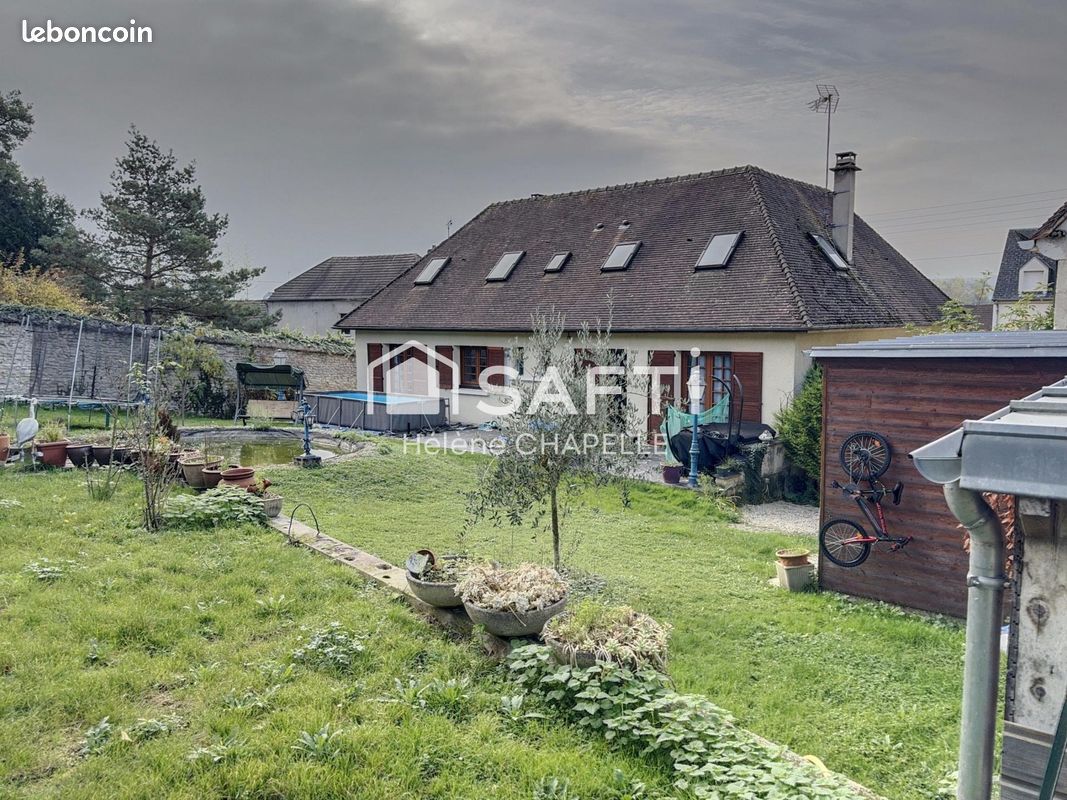 Casa de 7 dormitorios en Chambly, France No. 38867
