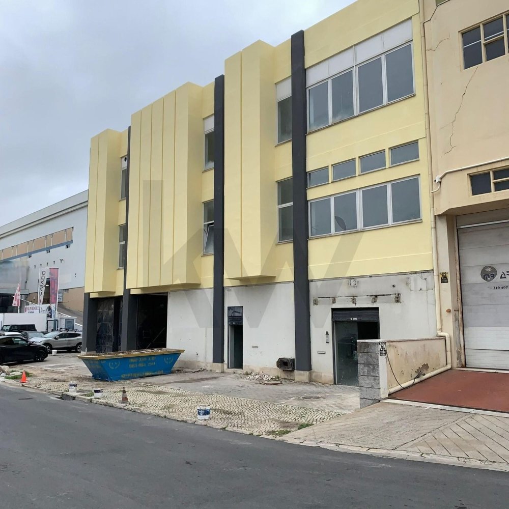 4380m² Warehouse in Loures, Portugal No. 86712