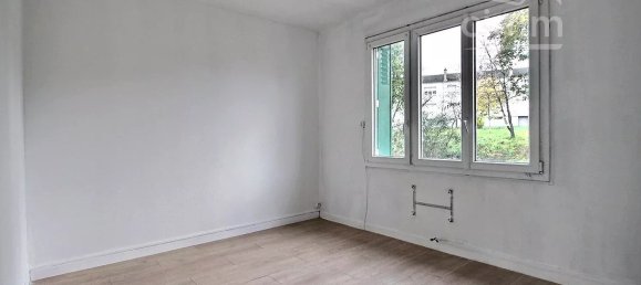 3 bedrooms House in Bourges, France No. 53689 9