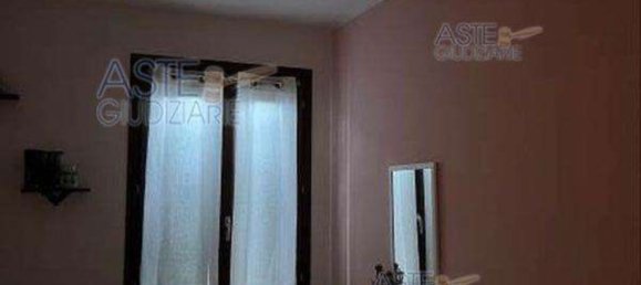 5 rooms Apartment in Pisa, Italy No. 37866 5